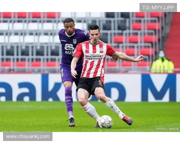 埃因霍温锋线火力全开，状态回暖助球队在联赛中继续推进。