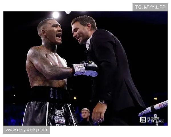 康纳·麦格雷戈在家练拳时顺手给车库镶了金边